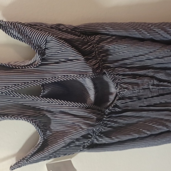 Dress - Picture 7 of 10